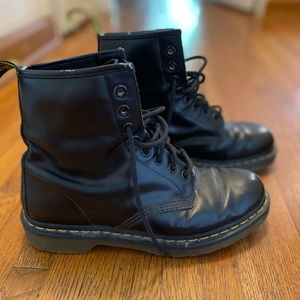 Dr Martens Classic 8 Eye Combat Boots